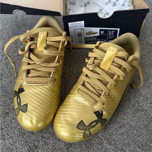 Under Armour Kids 1Y Gold Football Cleats